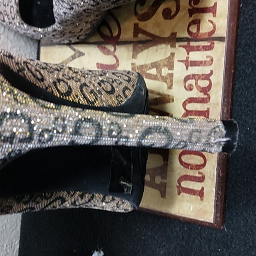 Guess Heels - Picture 6 of 10